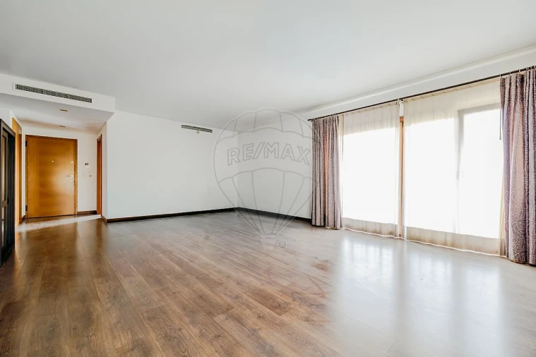 Apartamento T3 para Venda em Alverca do Ribatejo e Sobralinho Foto 4