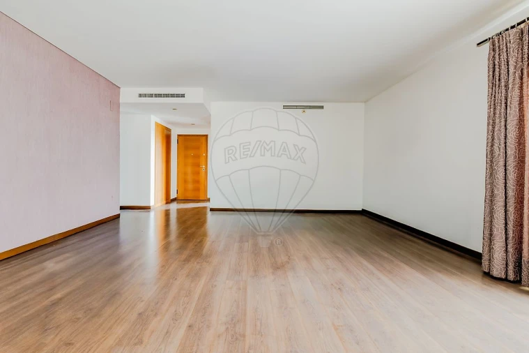 Apartamento T3 para Venda em Alverca do Ribatejo e Sobralinho Foto 8