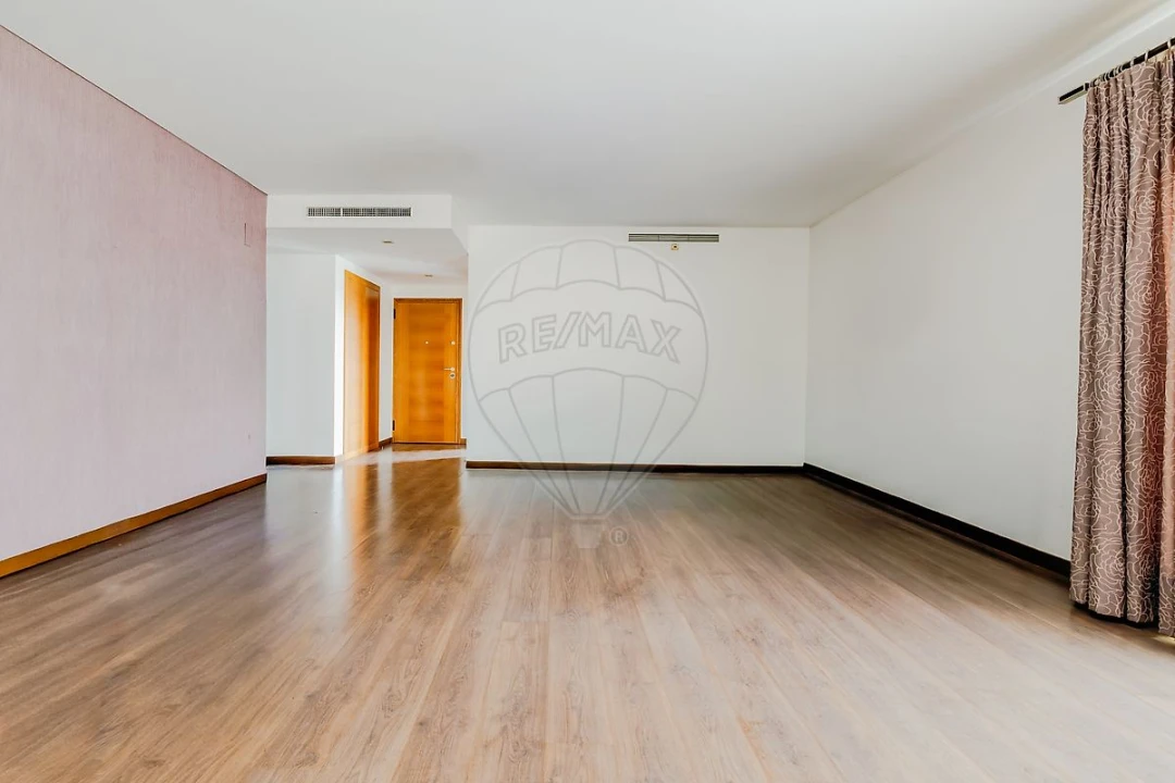 Apartamento T3 para Venda em Alverca do Ribatejo e Sobralinho Foto 8