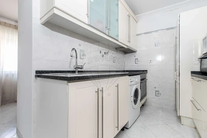 Prédio para Venda em Santa Iria de Azoia, São João da Talha e Bobadela