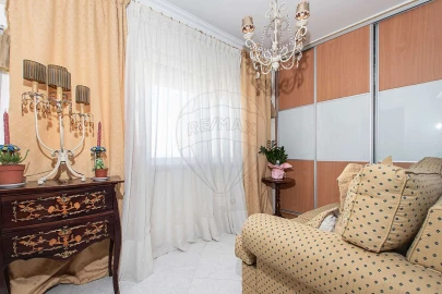 Prédio para Venda em Santa Iria de Azoia, São João da Talha e Bobadela