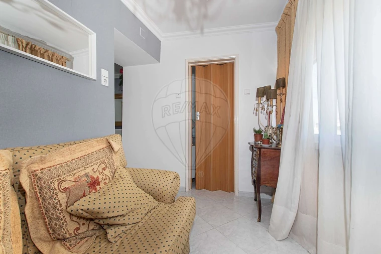 Prédio para Venda em Santa Iria de Azoia, São João da Talha e Bobadela Foto 16