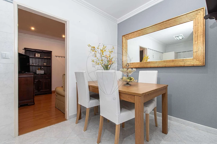 Prédio para Venda em Santa Iria de Azoia, São João da Talha e Bobadela Foto 11