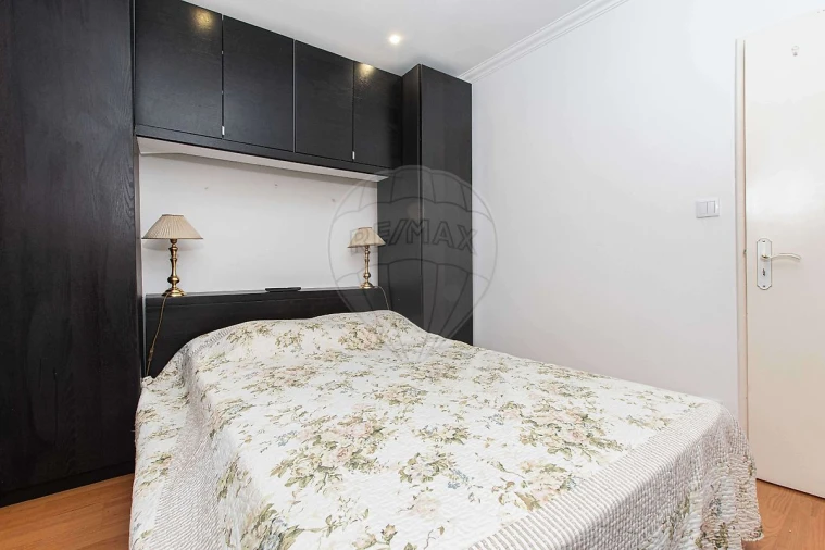 Prédio para Venda em Santa Iria de Azoia, São João da Talha e Bobadela Foto 6