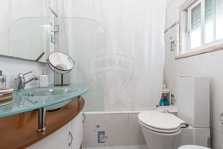 Prédio para Venda em Santa Iria de Azoia, São João da Talha e Bobadela Foto 15