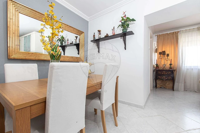 Prédio para Venda em Santa Iria de Azoia, São João da Talha e Bobadela Foto 8