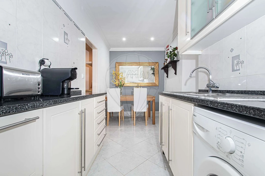 Prédio para Venda em Santa Iria de Azoia, São João da Talha e Bobadela Foto 12