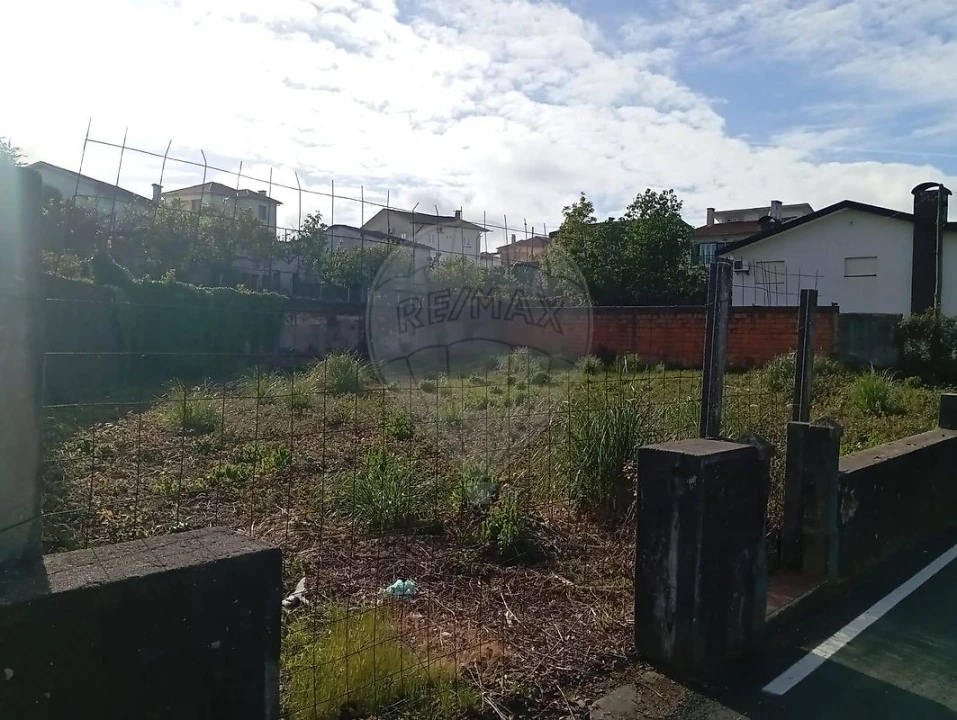 Terreno para Venda em São João da Madeira Foto 3