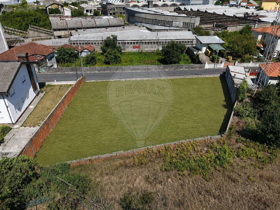 Terreno para Venda em São João da Madeira Foto 6