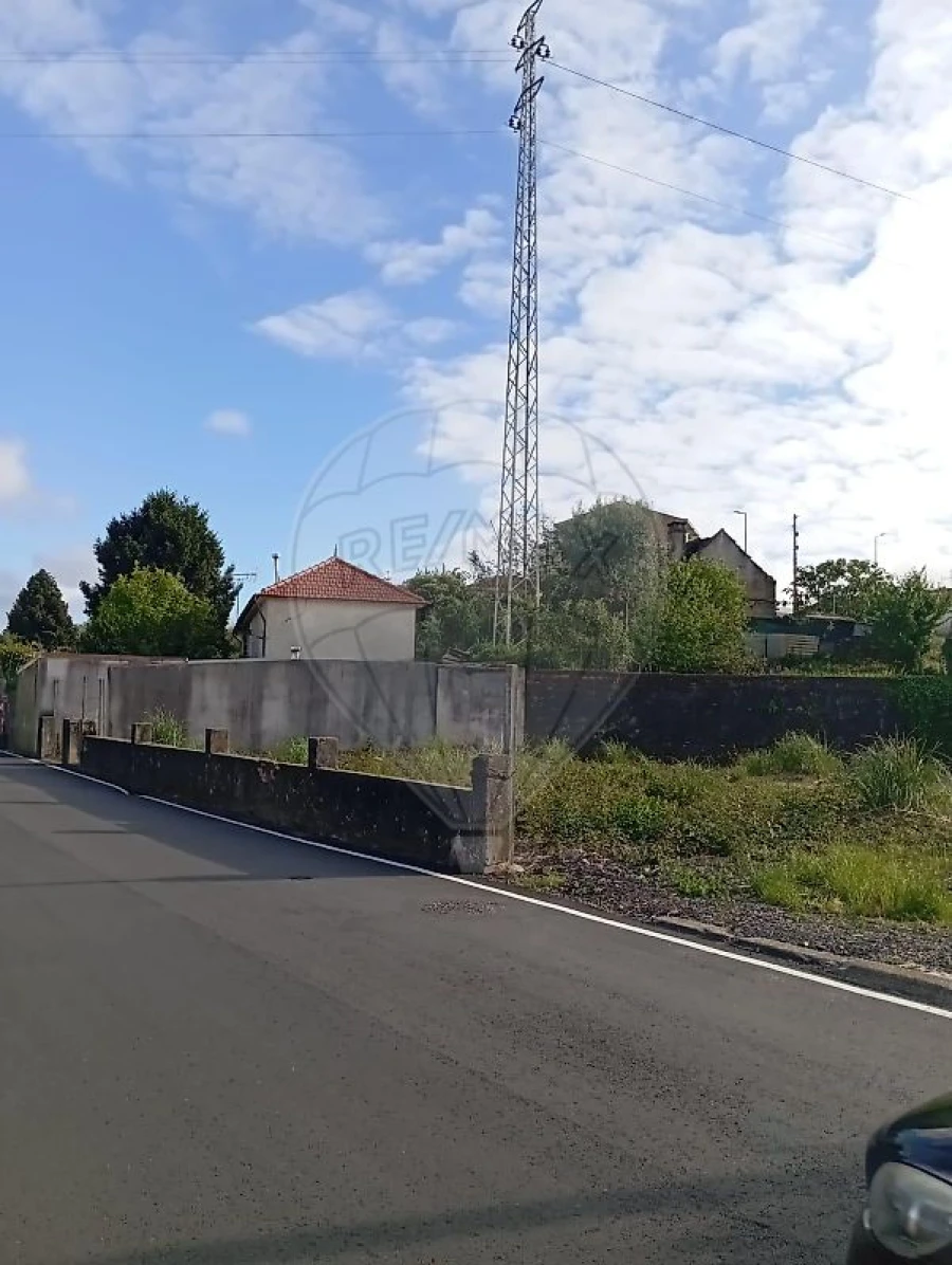 Terreno para Venda em São João da Madeira Foto 2