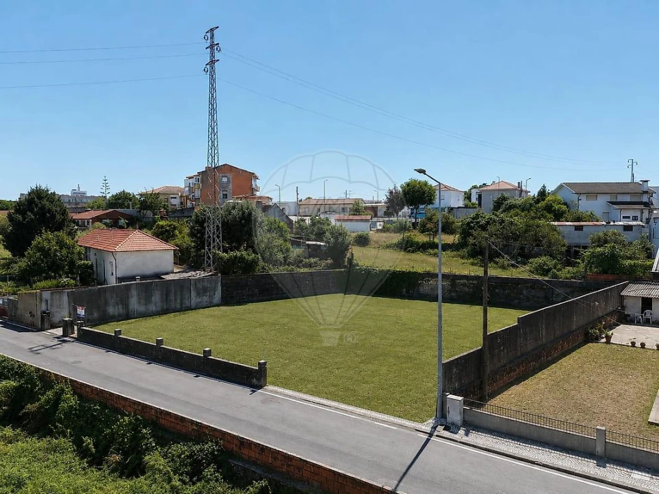 Terreno para Venda em São João da Madeira Foto 4