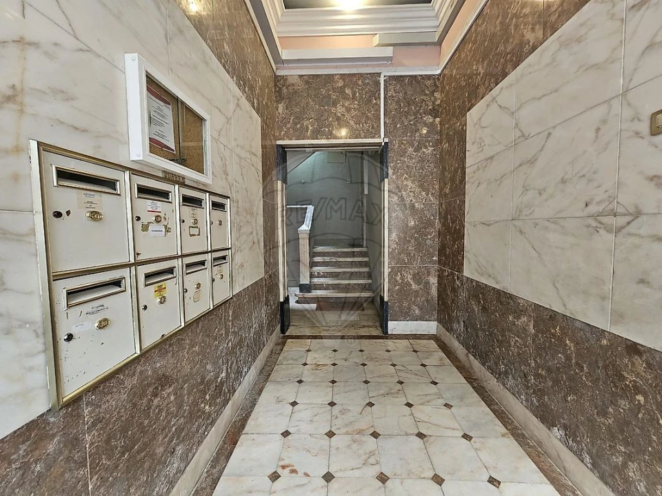 Apartamento T2 para Arrendamento em Queluz e Belas Foto 5