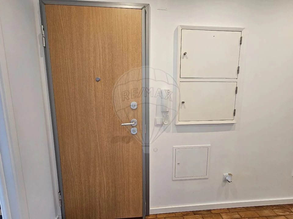 Apartamento T2 para Arrendamento em Queluz e Belas Foto 6