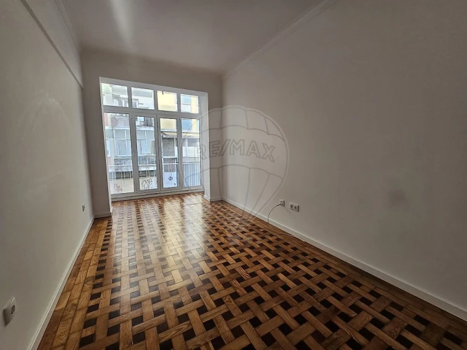 Apartamento T2 para Arrendamento em Queluz e Belas Foto 15