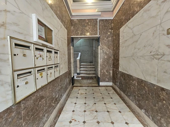 Apartamento T2 para Arrendamento em Queluz e Belas Foto 5