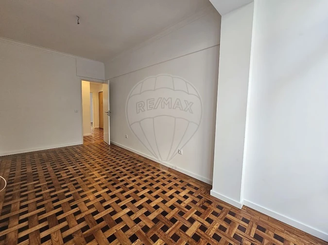 Apartamento T2 para Arrendamento em Queluz e Belas Foto 11