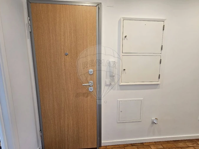 Apartamento T2 para Arrendamento em Queluz e Belas Foto 6