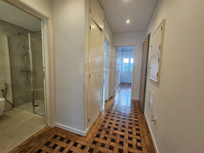 Apartamento T2 para Arrendamento em Queluz e Belas Foto 8