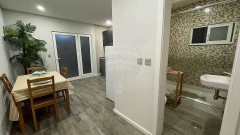 Moradia T7 para Venda em Esmoriz