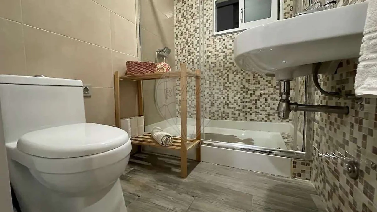 Moradia T7 para Venda em Esmoriz Foto 5