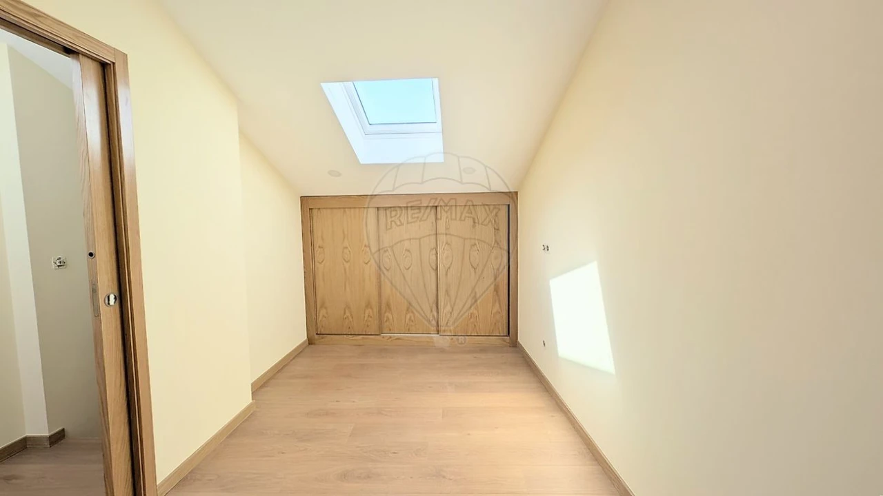 Apartamento T3 para Venda em Ovar, São João, Arada e São Vicente de Pereira Jusã Foto 1