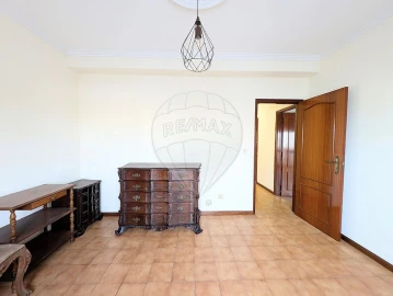 Apartamento T3 para Venda em Santa Maria da Feira, Travanca, Sanfins e Espargo