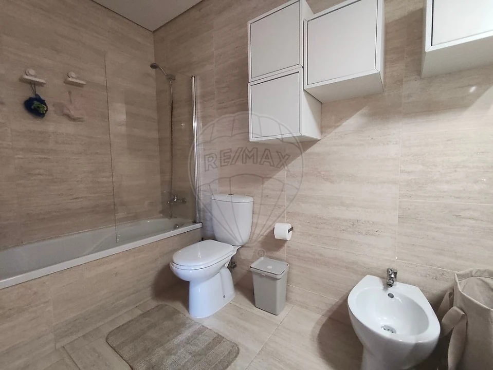 Apartamento T2 para Venda em Fânzeres e São Pedro da Cova Foto 15