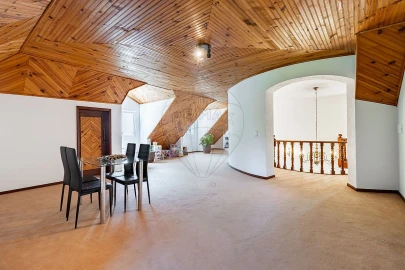 Moradia T4 para Venda em Anta e Guetim