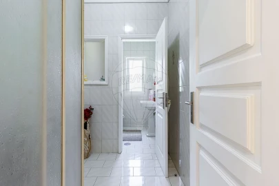 Moradia T4 para Venda em Anta e Guetim