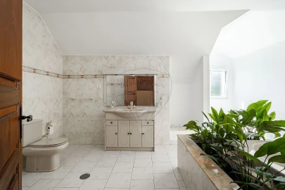 Moradia T4 para Venda em Anta e Guetim