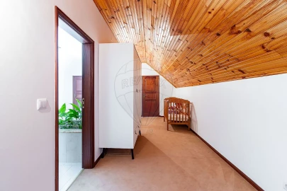 Moradia T4 para Venda em Anta e Guetim