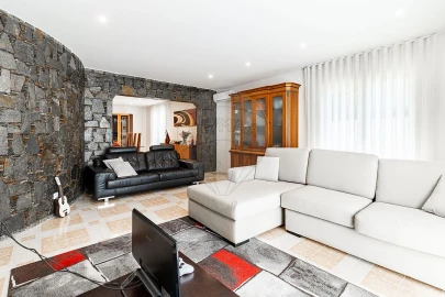 Moradia T4 para Venda em Anta e Guetim