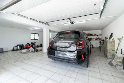 Moradia T4 para Venda em Anta e Guetim