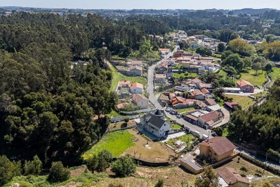 Moradia T4 para Venda em Anta e Guetim