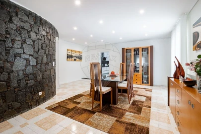 Moradia T4 para Venda em Anta e Guetim