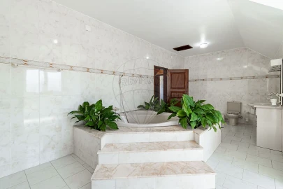 Moradia T4 para Venda em Anta e Guetim