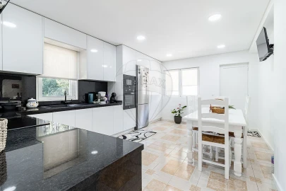 Moradia T4 para Venda em Anta e Guetim