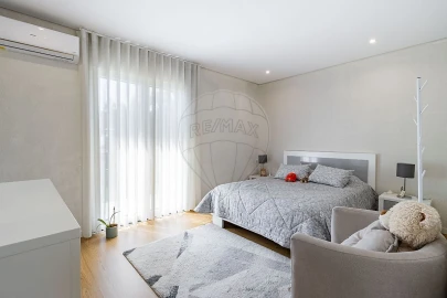 Moradia T4 para Venda em Anta e Guetim