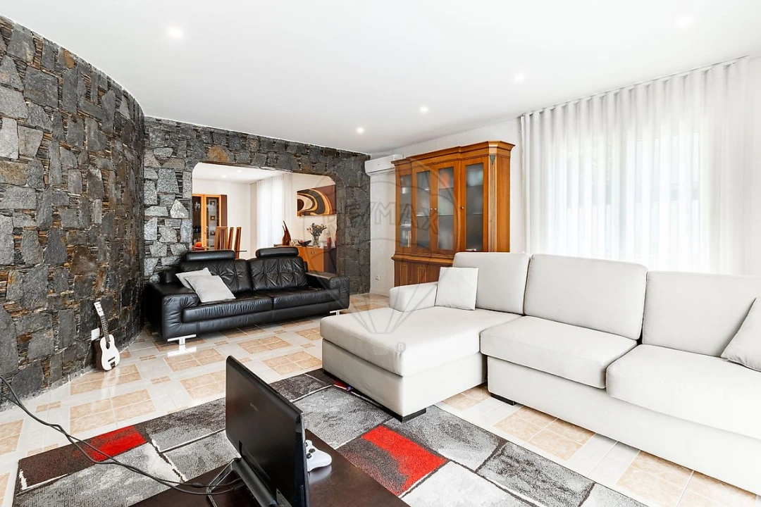 Moradia T4 para Venda em Anta e Guetim Foto 8