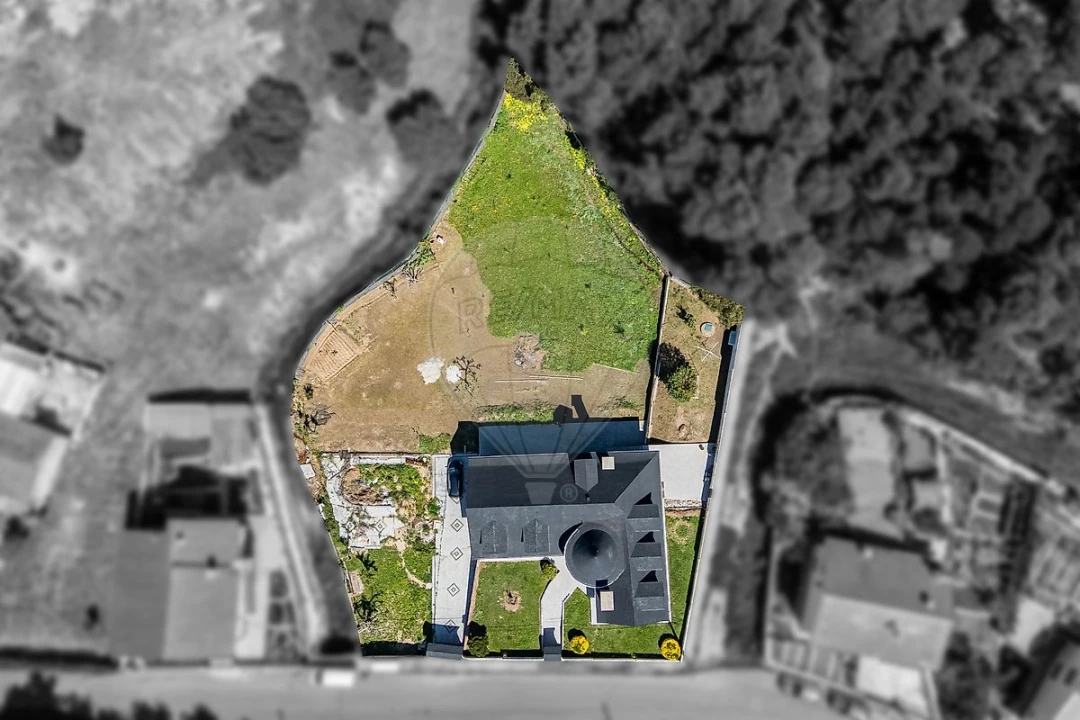 Moradia T4 para Venda em Anta e Guetim Foto 1