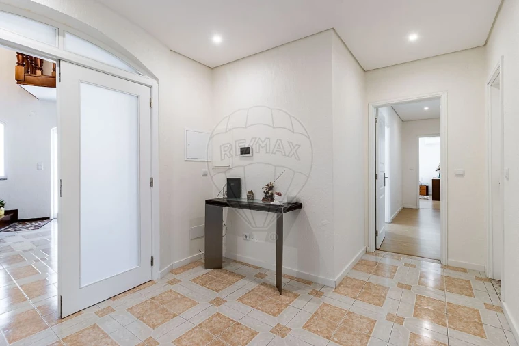 Moradia T4 para Venda em Anta e Guetim Foto 14