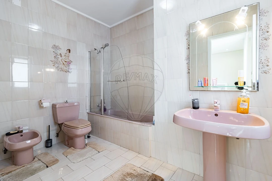 Moradia T4 para Venda em Anta e Guetim Foto 17