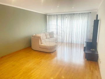 Apartamento T2 para Arrendamento em São Felix da Marinha