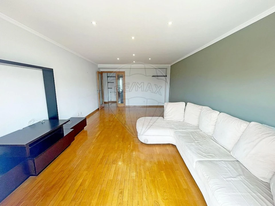 Apartamento T2 para Arrendamento em São Felix da Marinha Foto 4