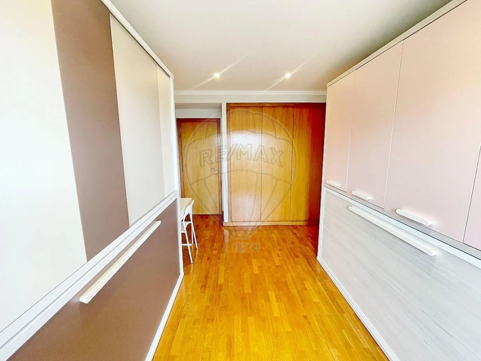 Apartamento T2 para Arrendamento em São Felix da Marinha Foto 14
