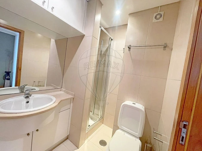Apartamento T2 para Arrendamento em São Felix da Marinha Foto 8