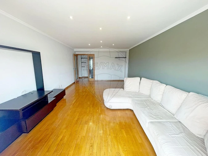 Apartamento T2 para Arrendamento em São Felix da Marinha Foto 4