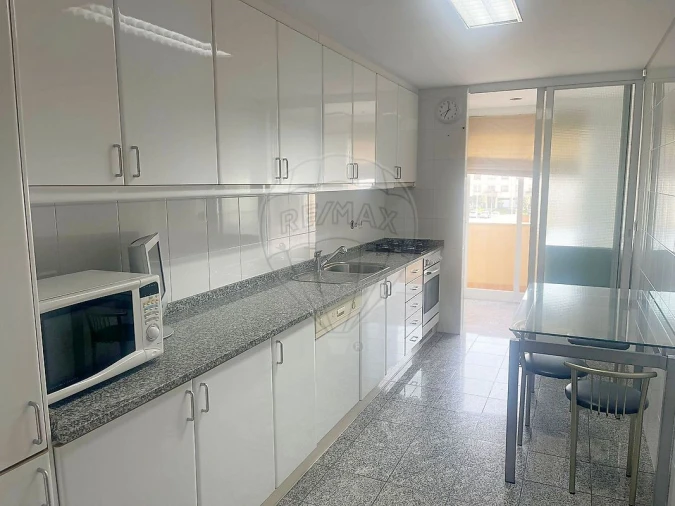 Apartamento T2 para Arrendamento em São Felix da Marinha Foto 3