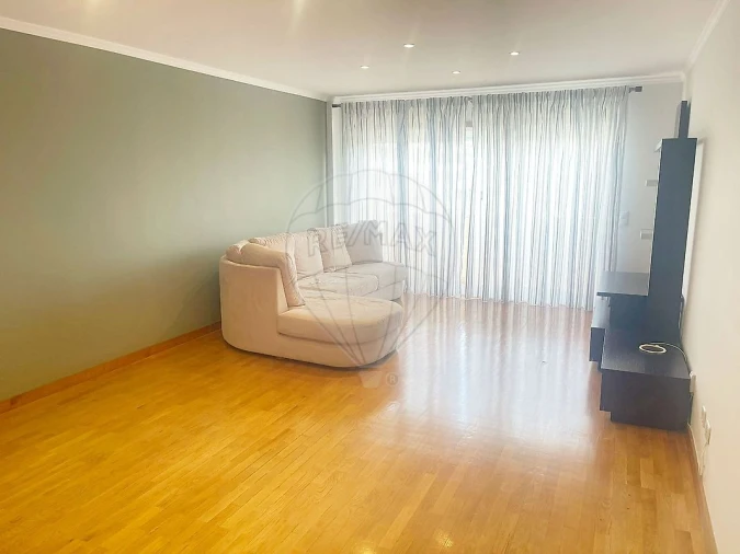 Apartamento T2 para Arrendamento em São Felix da Marinha Foto 15