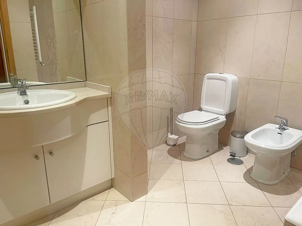 Apartamento T2 para Arrendamento em São Felix da Marinha Foto 8